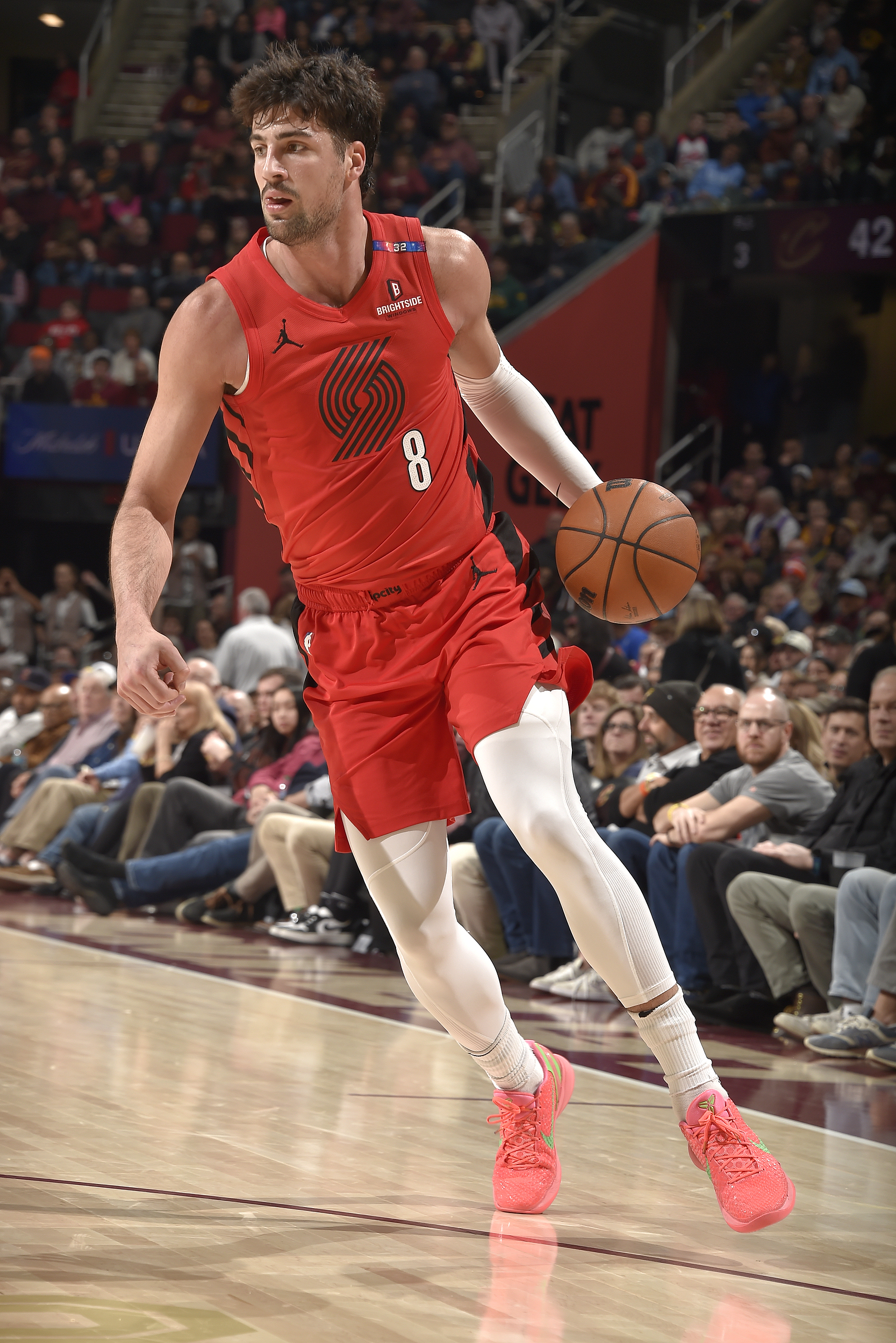 开云体育在线-开拓者客场惊险胜灰熊，保持不败