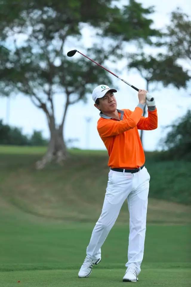 开云体育官网-豪门对决！高尔夫上演世纪大战