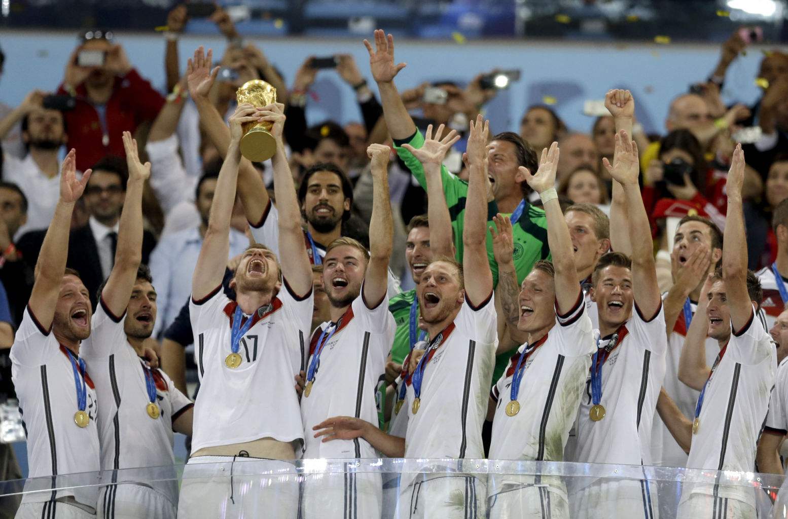 中国队险胜德国队,黄鸭组合带队取胜 中国队险胜德国队,黄鸭组合带队取胜