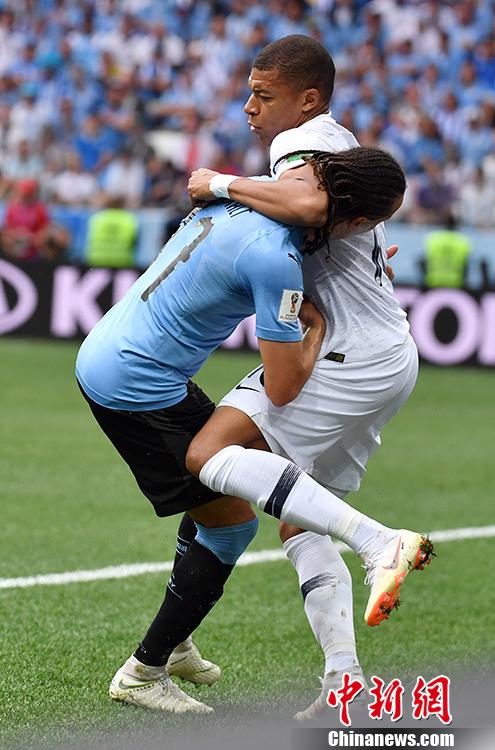 乌拉圭绝杀乌克兰，格列兹曼扛起全队