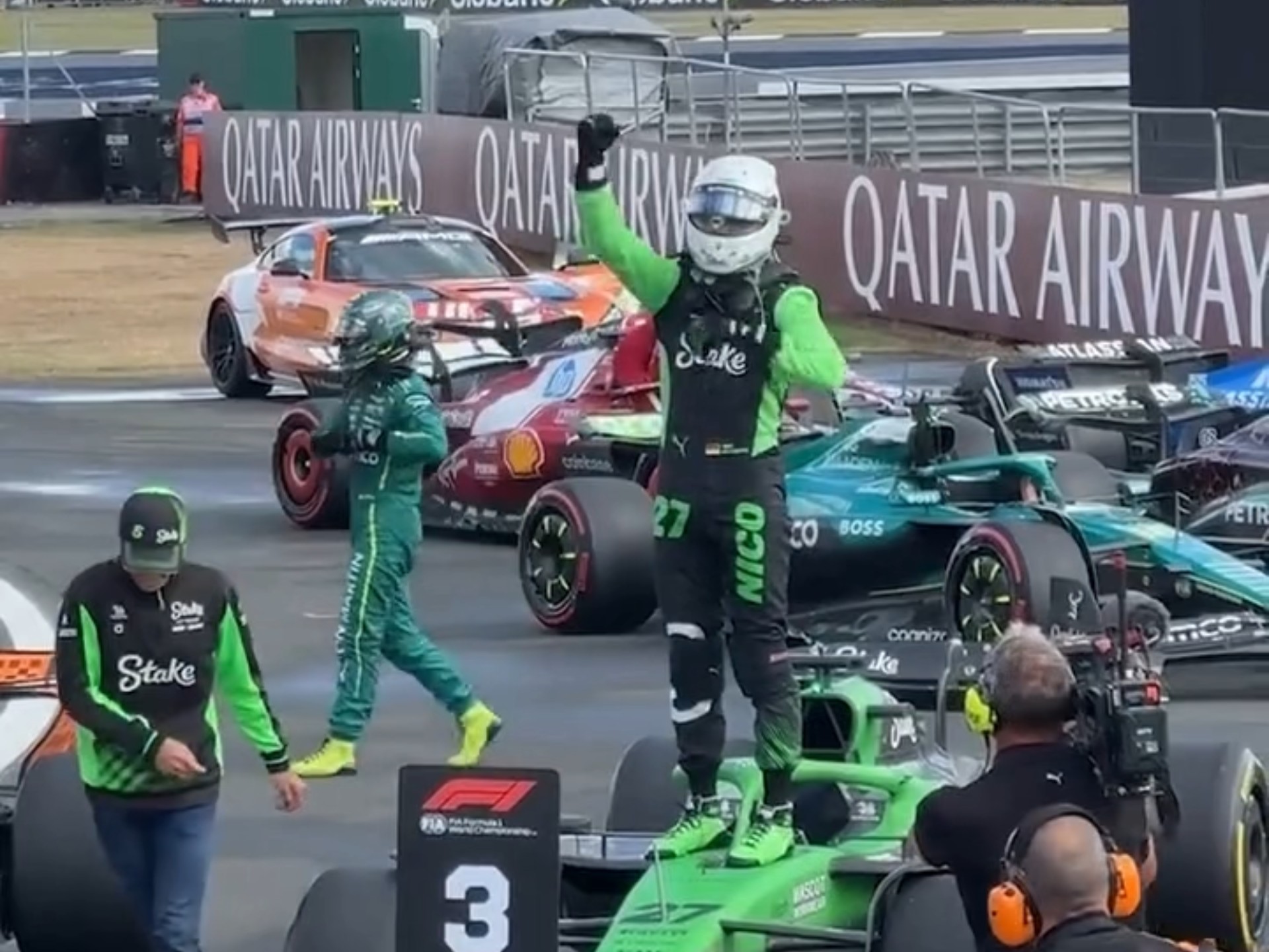 开云官网-索伯车队绝杀梅赛德斯，皮亚斯特里点燃赛场