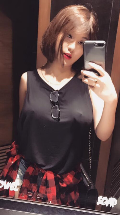 开云体育-波兰铁骑撞上蓝黑城墙，阿劳霍如何将欧冠淘汰赛化为个人权杖