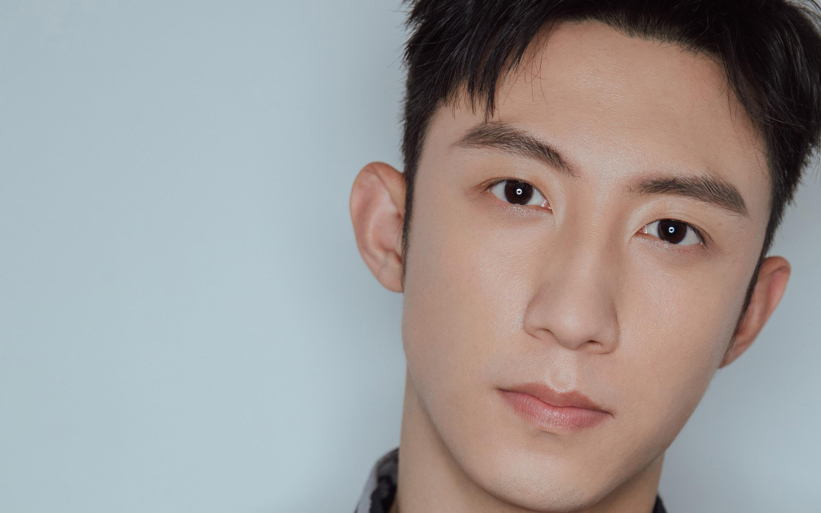 辽宁队鏖战篮网夺争冠荣耀,欧文关键先生闪耀赛场