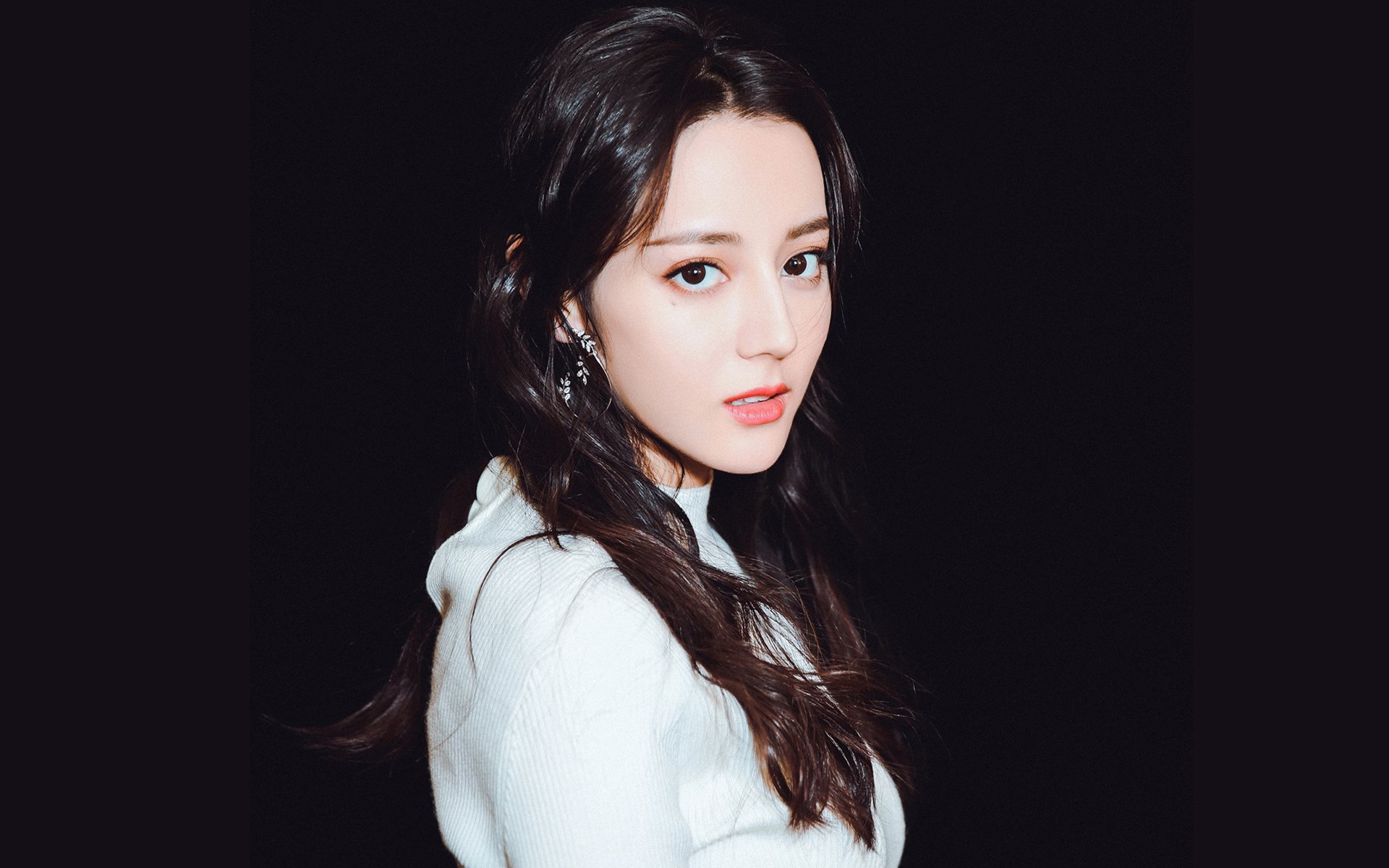 开云体育官方网站-压不垮的脊梁，撕不碎的心脏，在绝境中创造可能