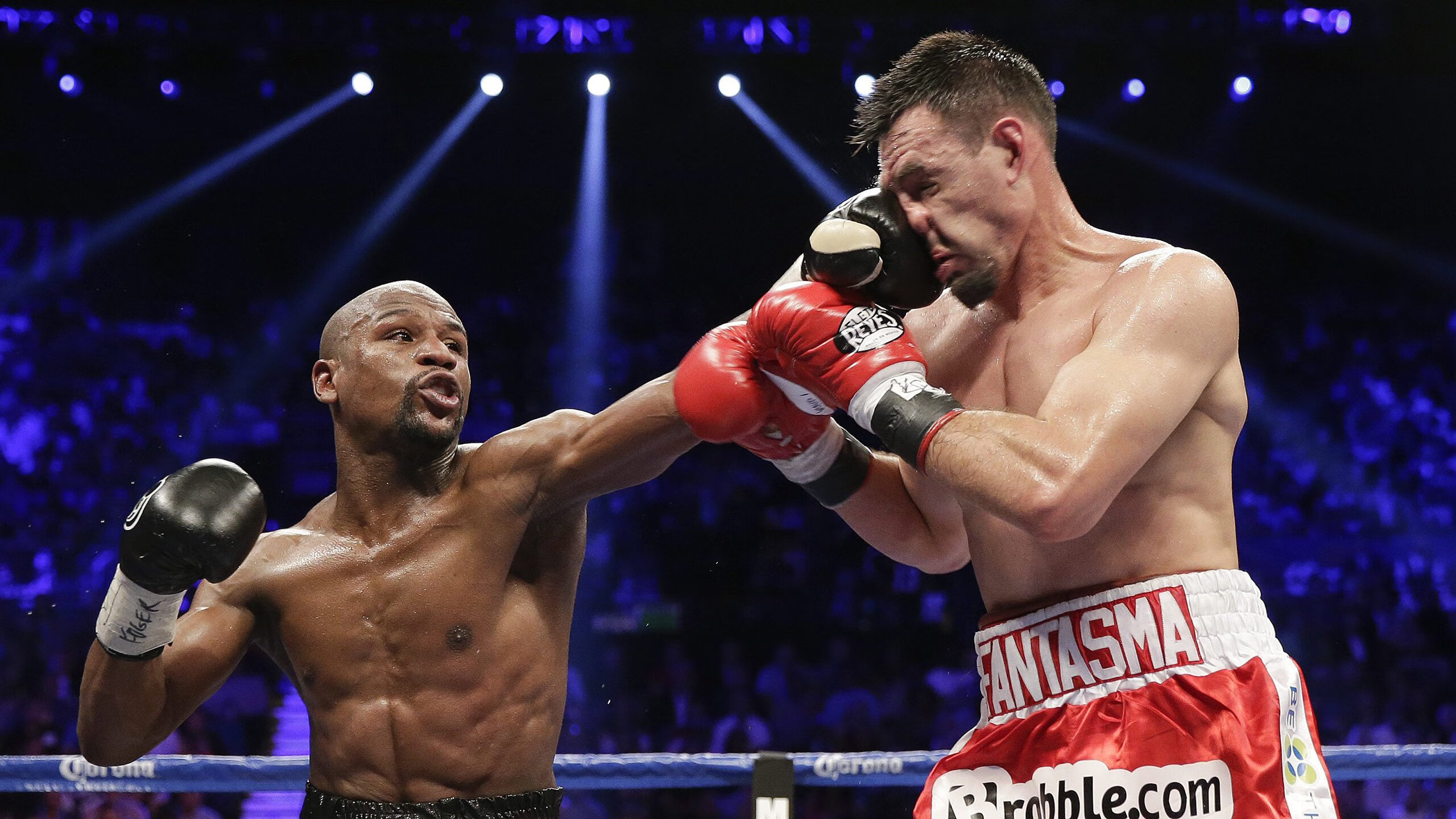 -暗夜中的闪电与钢铁森林，当C罗爆发遭遇希腊式全面压制