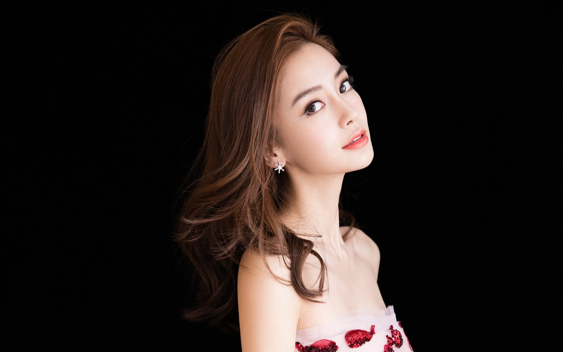 开云体育入口-广东队踏平爵士，拉梅洛在美加墨世界杯接管比赛，篮球世界的多维革命