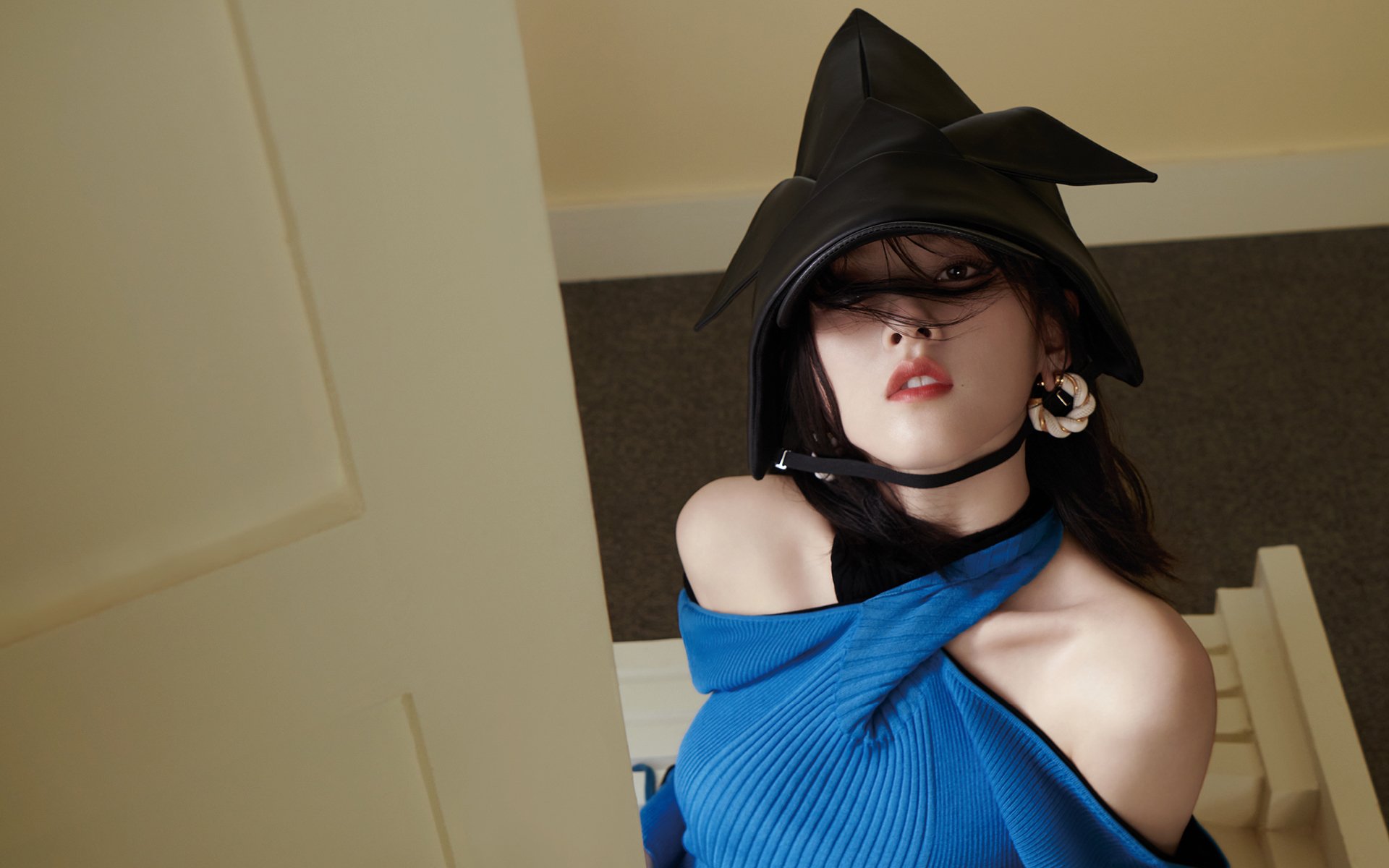 足球智慧的两种解法，当乌拉圭的钢铁森林遇见卡马文加的优雅手术刀